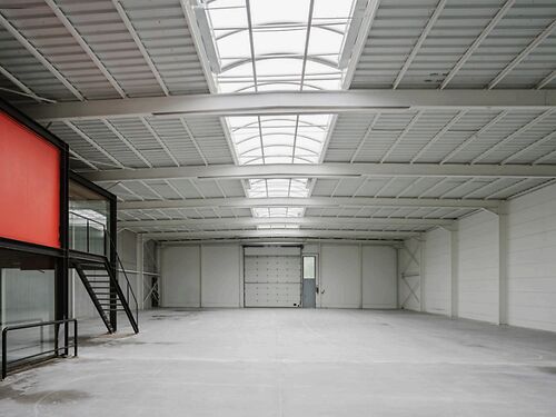 Uniek magazijn met mezzanine te Kortrijk