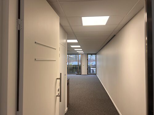 Stijlvolle kantoren in het businesspark te Sint-Martens-Latem, met vlotte verbinding via E17 en E40