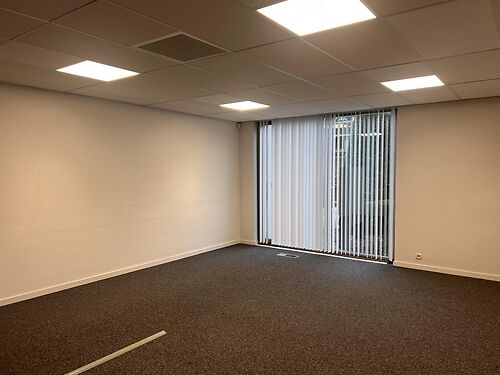 Stijlvolle kantoren in het businesspark te Sint-Martens-Latem, met vlotte verbinding via E17 en E40