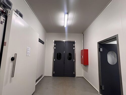 Voedingingericht magazijn met kantoor in KMO-zone te Lede