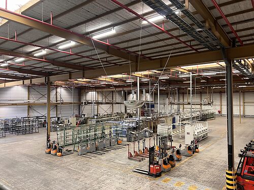 Site bestaande uit magazijnen en kantoren met mogelijkheid tot herontwikkeling in Komen, vlakbij de Franse grens