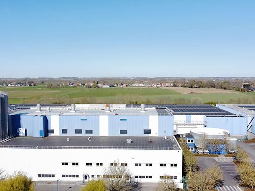 Site bestaande uit magazijnen en kantoren met mogelijkheid tot herontwikkeling in Komen, vlakbij de Franse grens