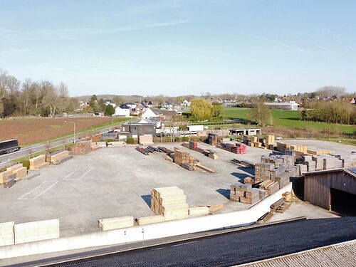 (Half-) open loodsen langs de N46 te Zottegem