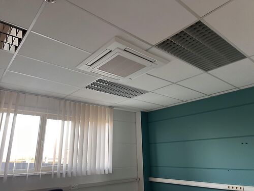 Kantoren langs de Knokkebaan te Maldegem