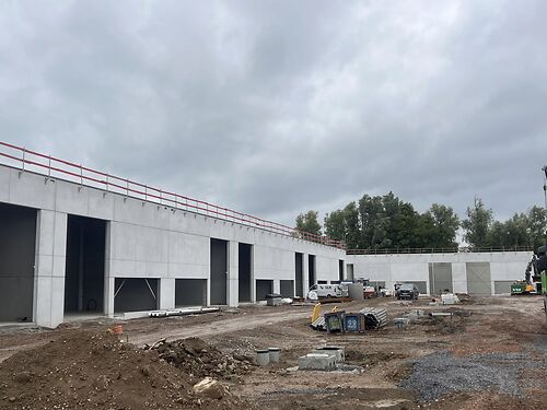 Nieuwbouw KMO-units in KMO-park Heiplas langs de N442 te Lede
