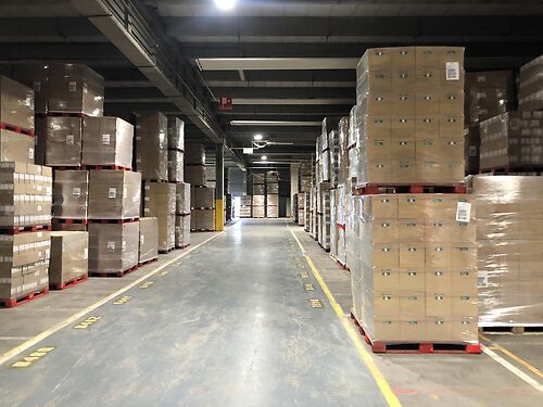 Magazijn in industriezone te Dendermonde, strategisch gelegen tussen Gent, Antwerpen en Brussel