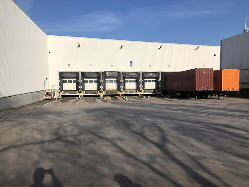Logistiek magazijn te Dendermonde, strategisch gelegen tussen Gent, Antwerpen en Brussel