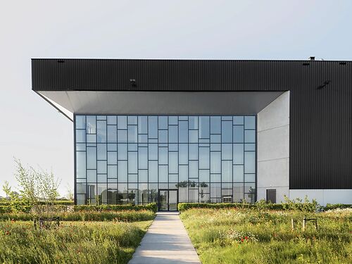 Logistiek magazijn met kantoor te Evergem (Gent), vlakbij de R4!