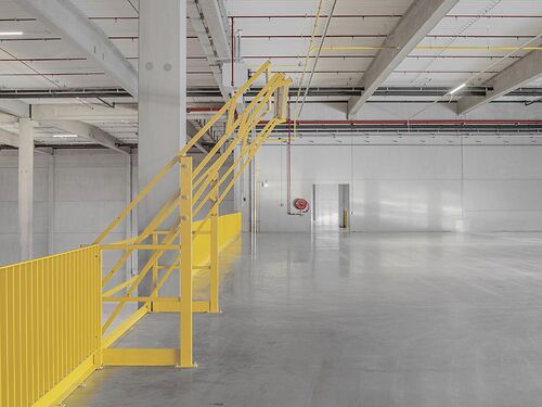 Logistiek magazijn met kantoor te Evergem (Gent), vlakbij de R4!