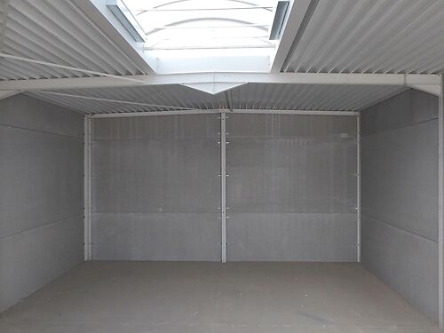 Nieuwbouw magazijn in KMO-park Heiplas langs de N442 te Lede